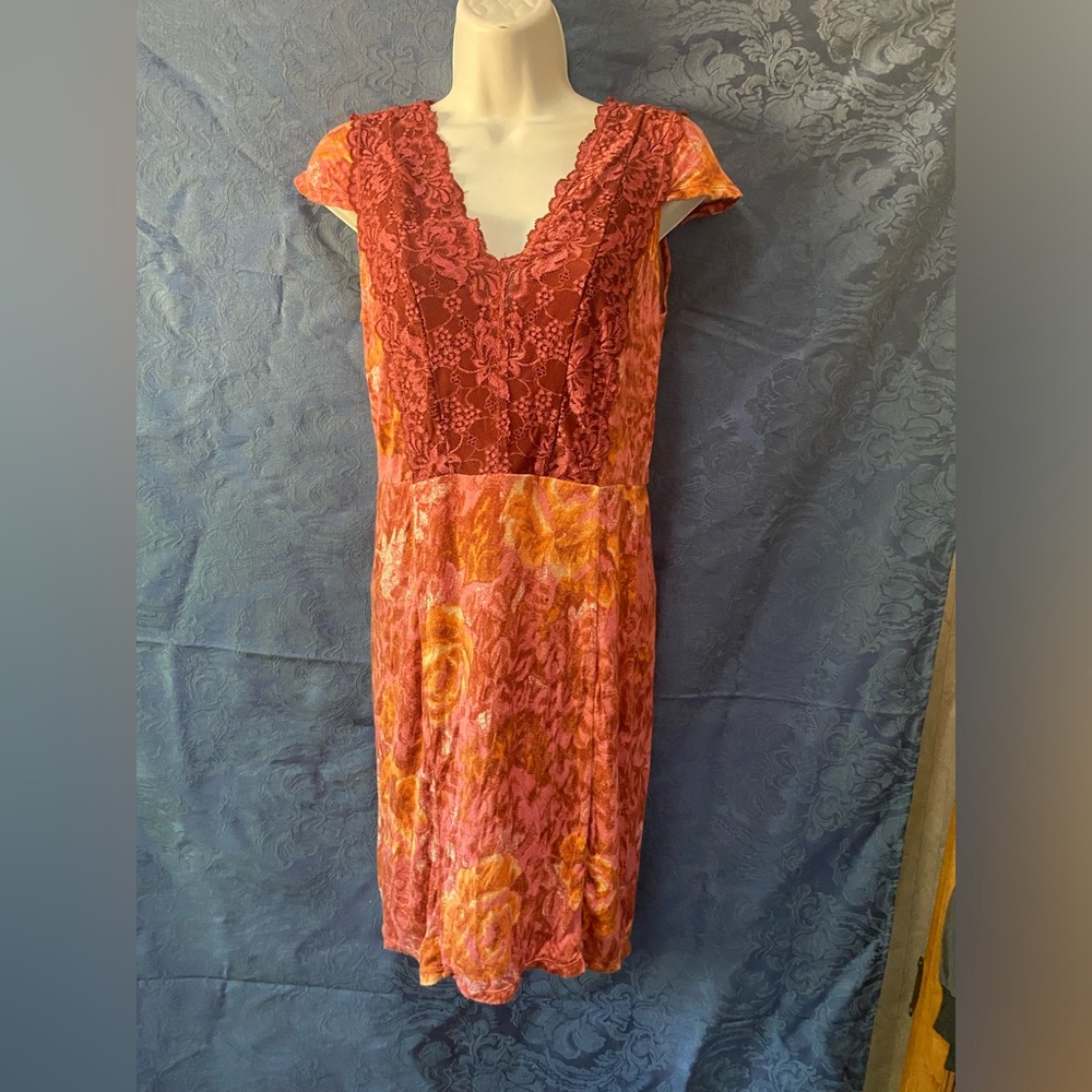 Intimately Free people v neck lace short sleeve dress